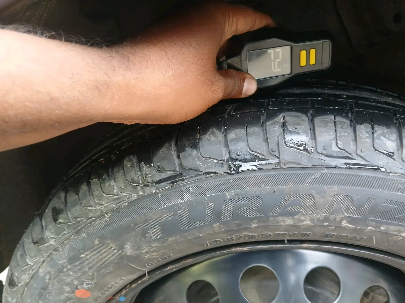 2022 Tata NEXON XM PETROL, Petrol, Manual, 10,571 km, tyre