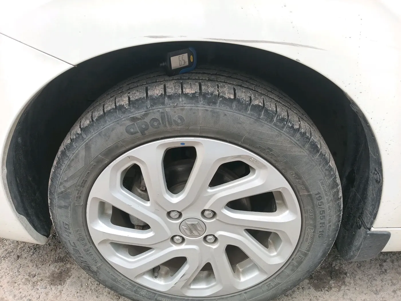 2023 Maruti Baleno ZETA 1.2 AGS, Petrol, Automatic, 28,740 km, tyre