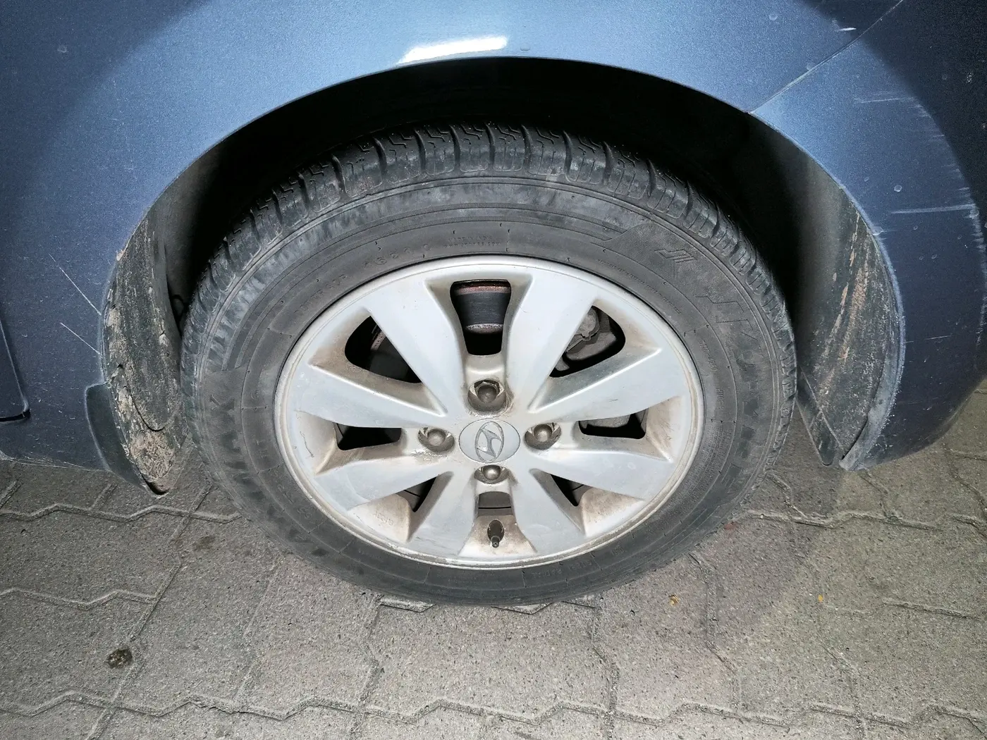 2016 Hyundai Xcent SX 1.2, CNG, Manual, 83,317 km, tyre