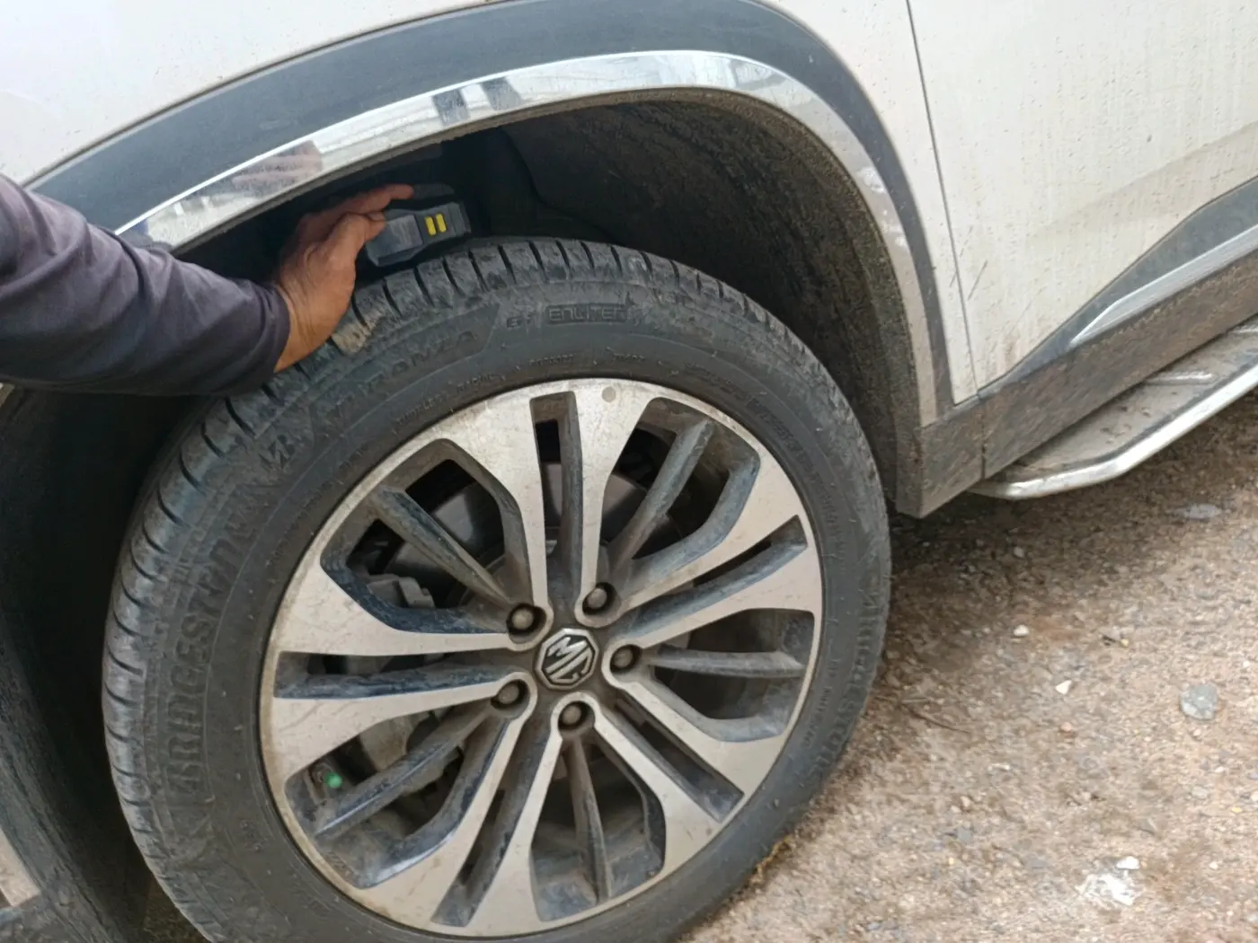 2022 MG HECTOR PLUS SHARP 1.5 PETROL TURBO HYBRID MT 6-STR, Petrol, Manual, 57,147 km, tyre
