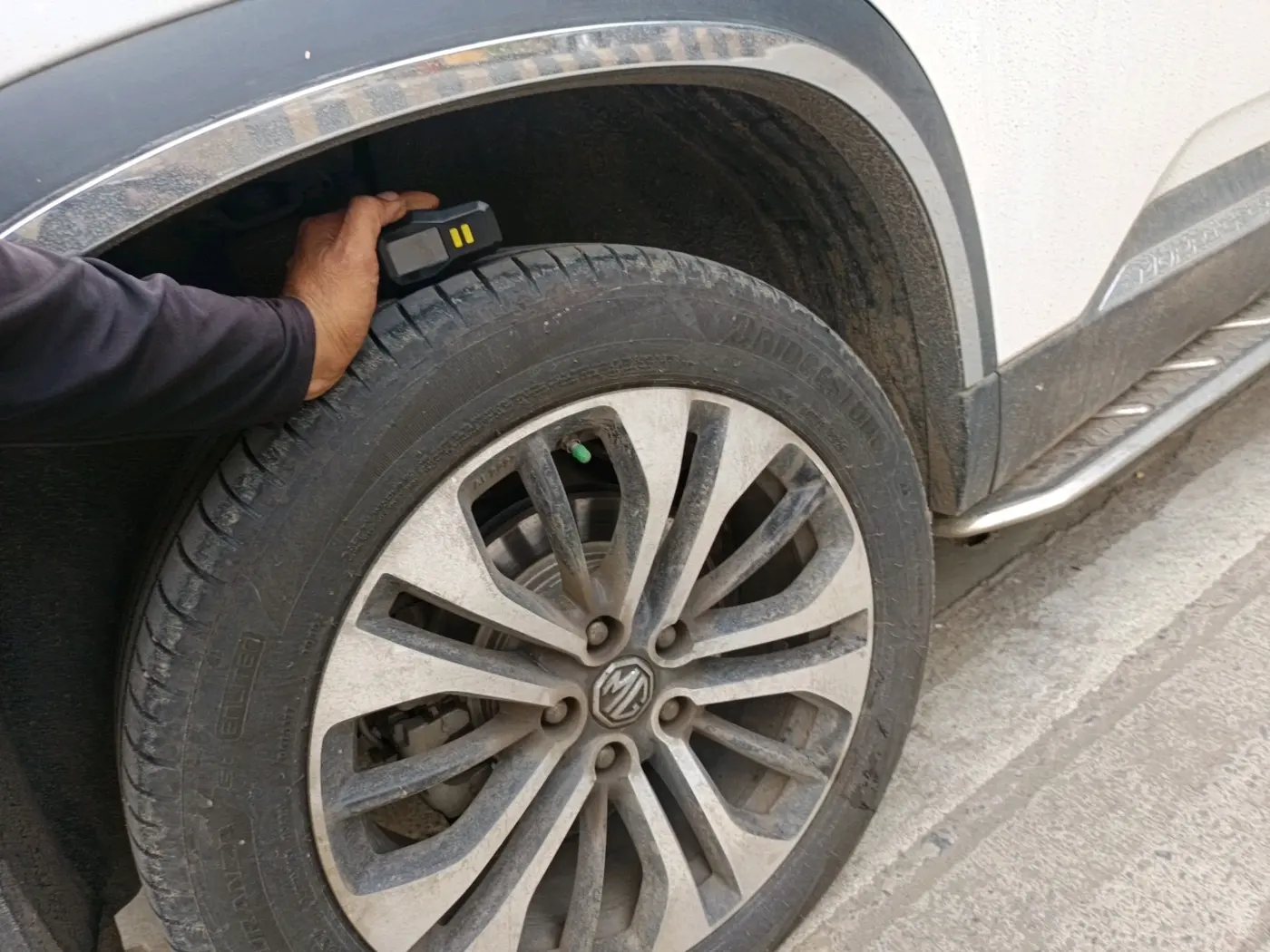 2022 MG HECTOR PLUS SHARP 1.5 PETROL TURBO HYBRID MT 6-STR, Petrol, Manual, 57,147 km, tyre
