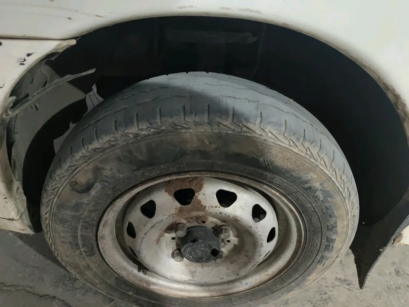 2016 Tata Indica EV2 LS, Diesel, Manual, 1,38,301 km, tyre