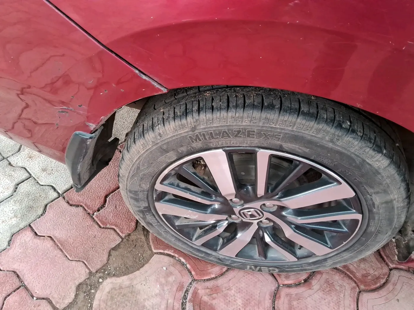 2021 Honda City 1.5L I-VTEC ZX, Petrol, Manual, 1,30,388 km, tyre