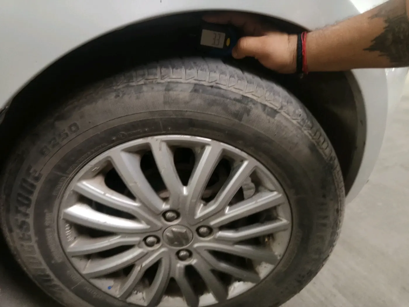 2018 Maruti Dzire ZXI AMT, Petrol, Automatic, 1,05,479 km, tyre