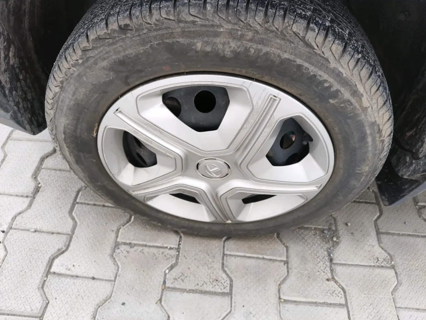 2023 Tata NEXON XM PETROL, Petrol, Manual, 15,480 km, tyre