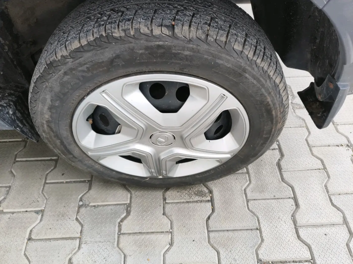 2023 Tata NEXON XM PETROL, Petrol, Manual, 15,480 km, tyre
