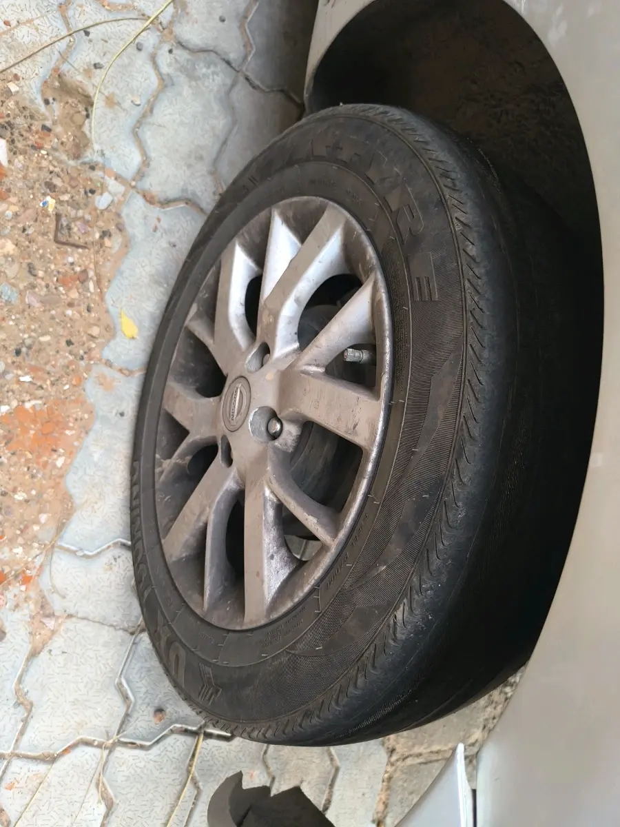2018 Nissan Sunny XV DIESEL, Diesel, Manual, 1,45,604 km, tyre