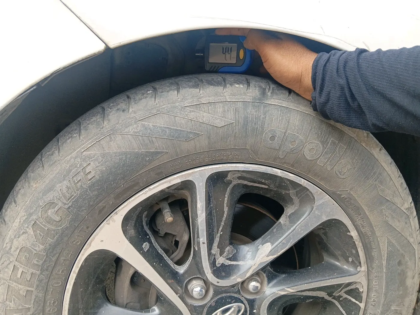 2018 Hyundai Grand i10 SPORTZ AT 1.2 KAPPA VTVT, Petrol, Automatic, 85,427 km, tyre
