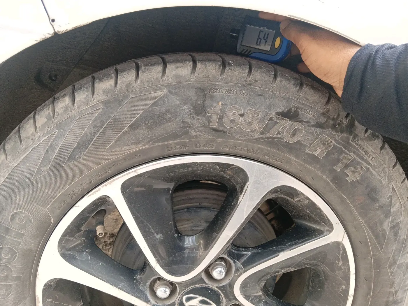2018 Hyundai Grand i10 SPORTZ AT 1.2 KAPPA VTVT, Petrol, Automatic, 85,427 km, tyre