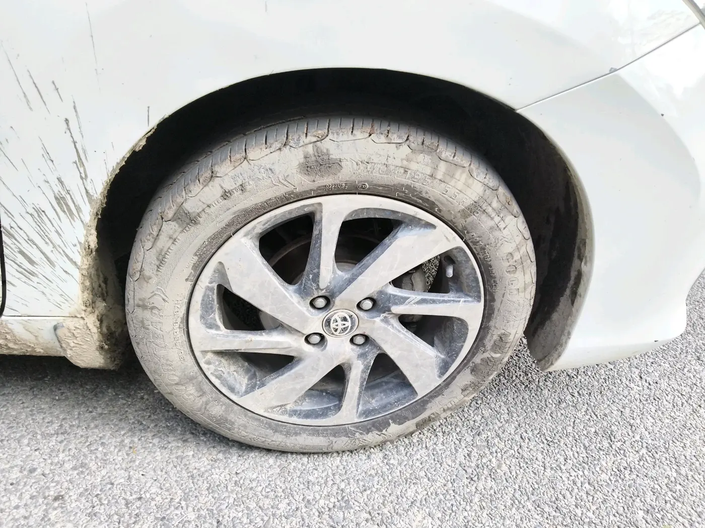 2022 Toyota Glanza V, Petrol, Manual, 44,400 km, tyre