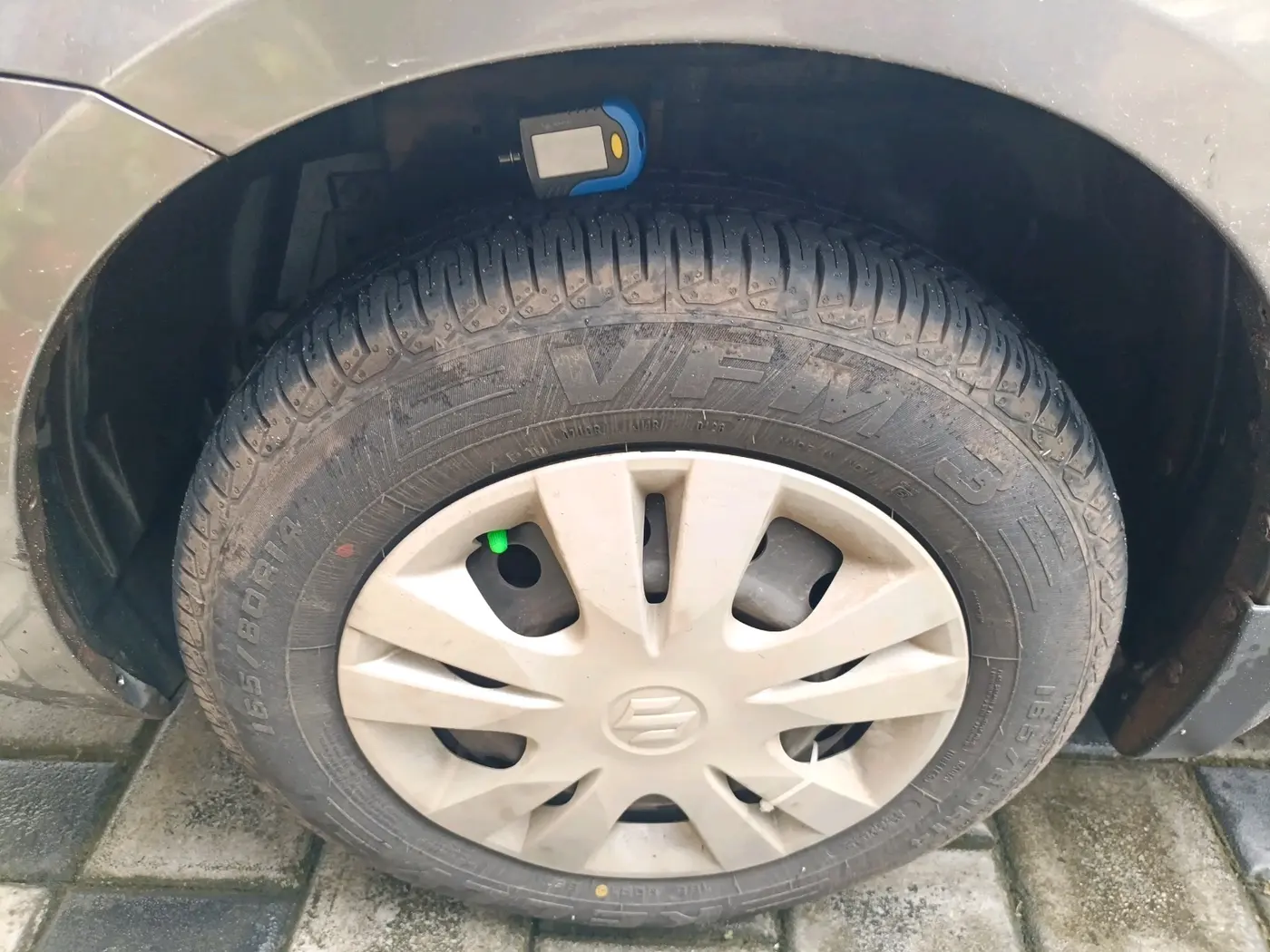 2013 Maruti Swift Dzire VXI, Petrol, Manual, 69,682 km, tyre