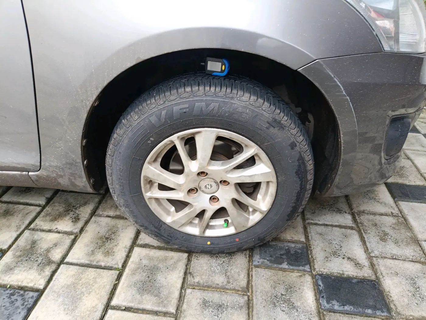 2013 Maruti Swift Dzire VXI, Petrol, Manual, 69,682 km, tyre