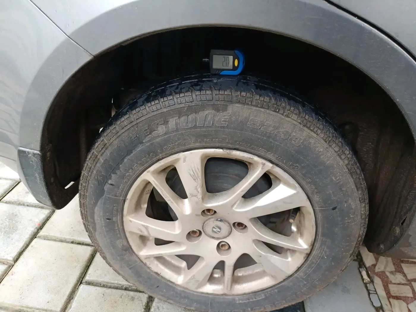 2013 Maruti Swift Dzire VXI, Petrol, Manual, 69,682 km, tyre