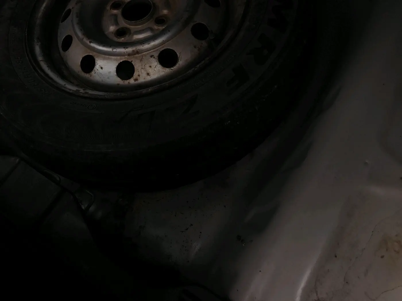 2024 Maruti Dzire VXI, Petrol, Manual, 35,121 km, tyre
