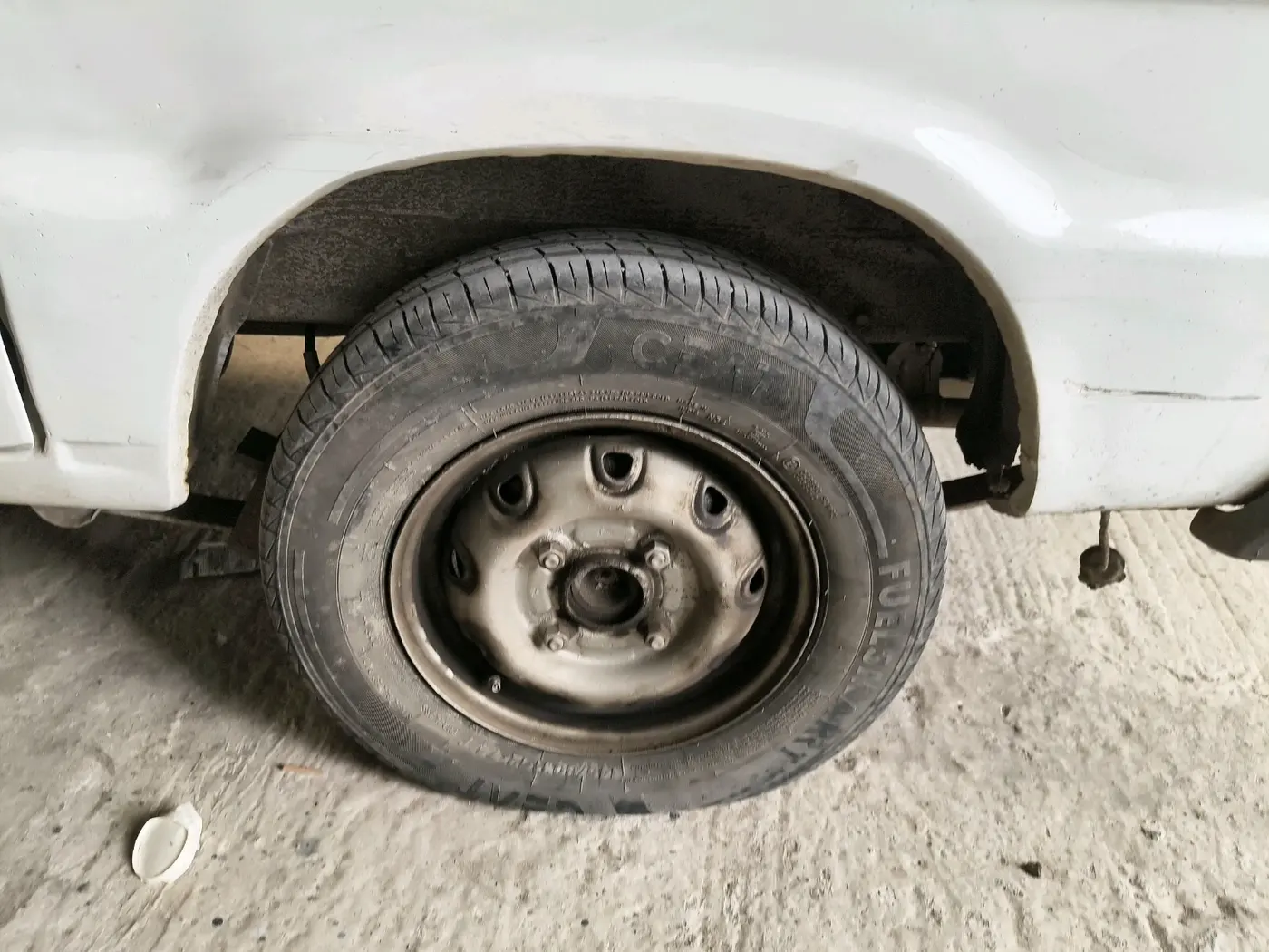 2017 Maruti OMNI E 8 STR, Petrol, Manual, 98,016 km, tyre