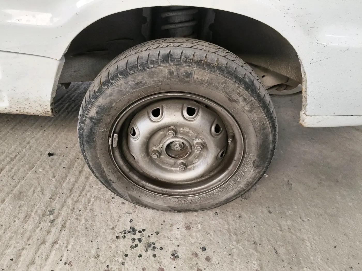 2017 Maruti OMNI E 8 STR, Petrol, Manual, 98,016 km, tyre