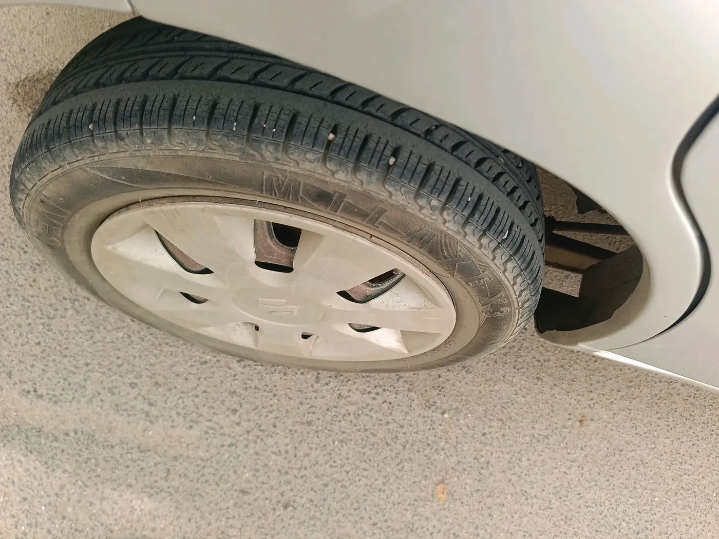 2013 Maruti Alto K10 VXI, Petrol, Manual, 40,647 km, tyre