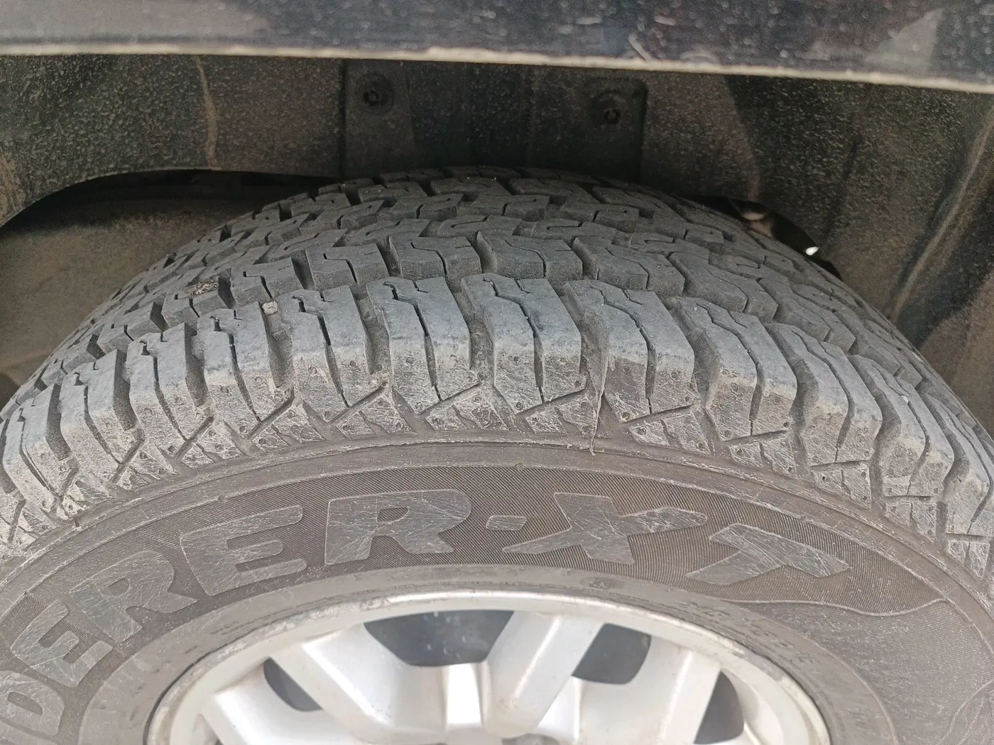 2017 Mahindra TUV300 T8, Diesel, Manual, 1,19,563 km, tyre