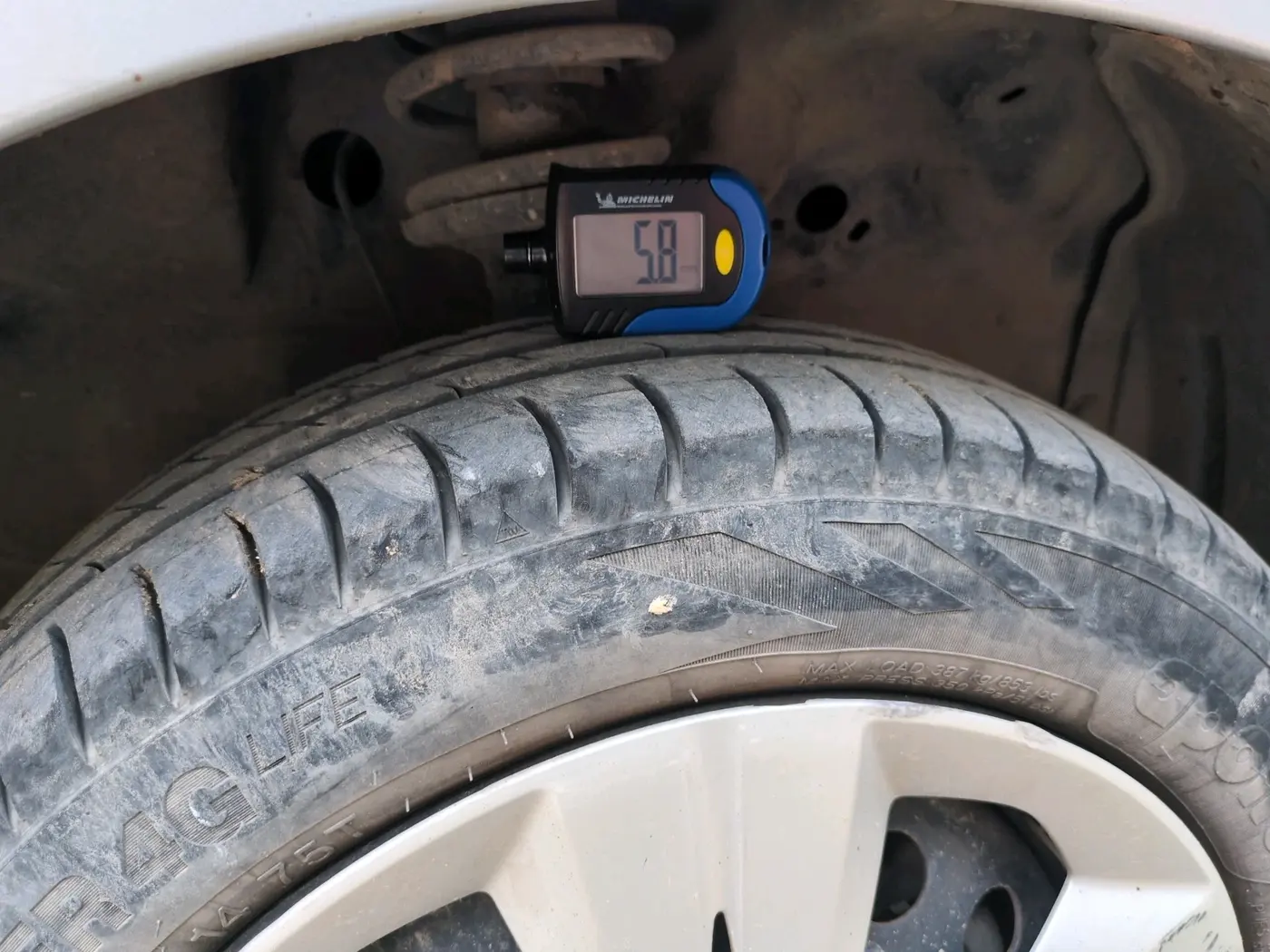2014 Maruti Wagon R 1.0 VXI, Petrol, Manual, 83,726 km, tyre