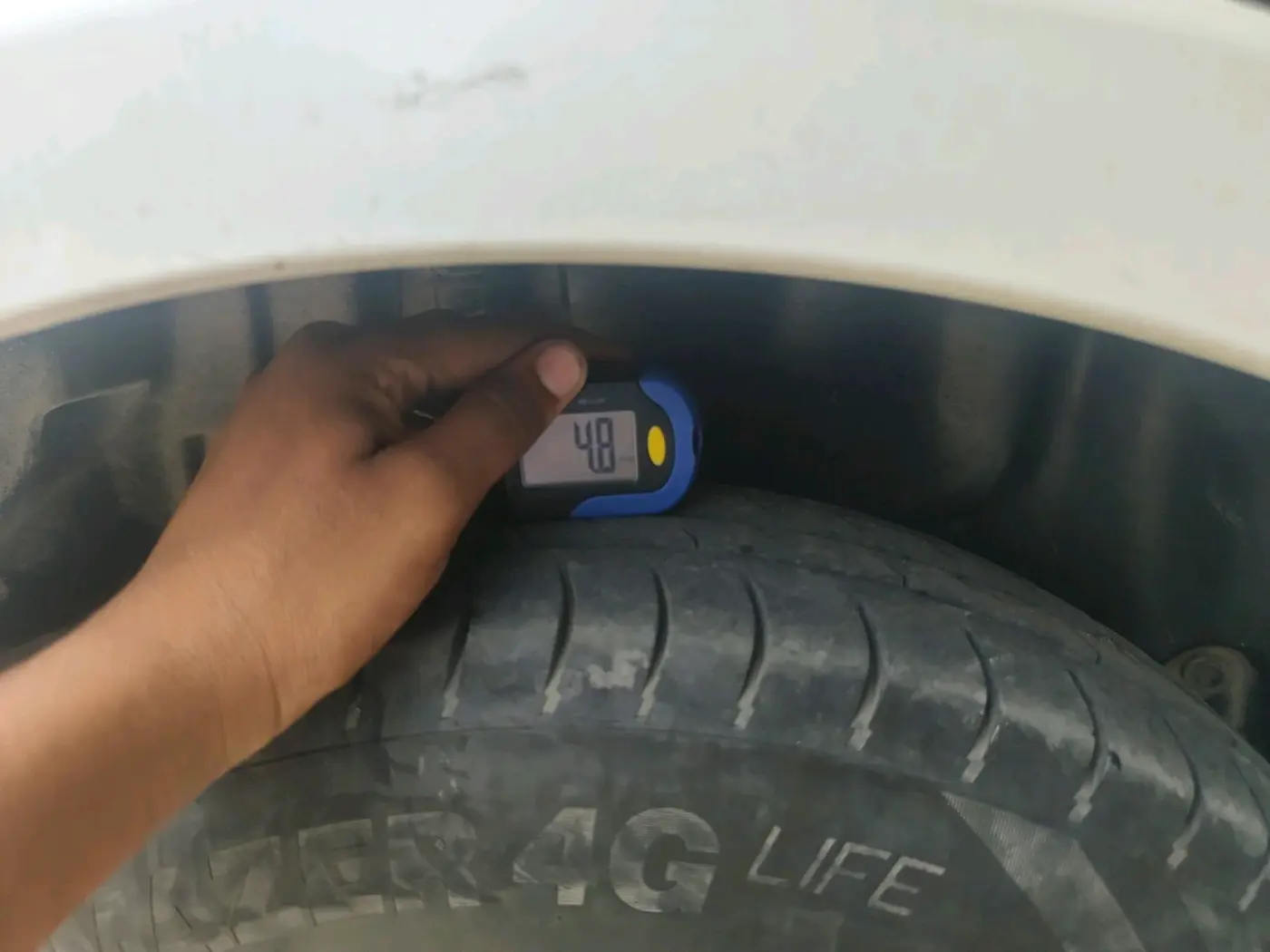 2013 Maruti Swift Dzire VDI, Diesel, Manual, 1,37,775 km, tyre