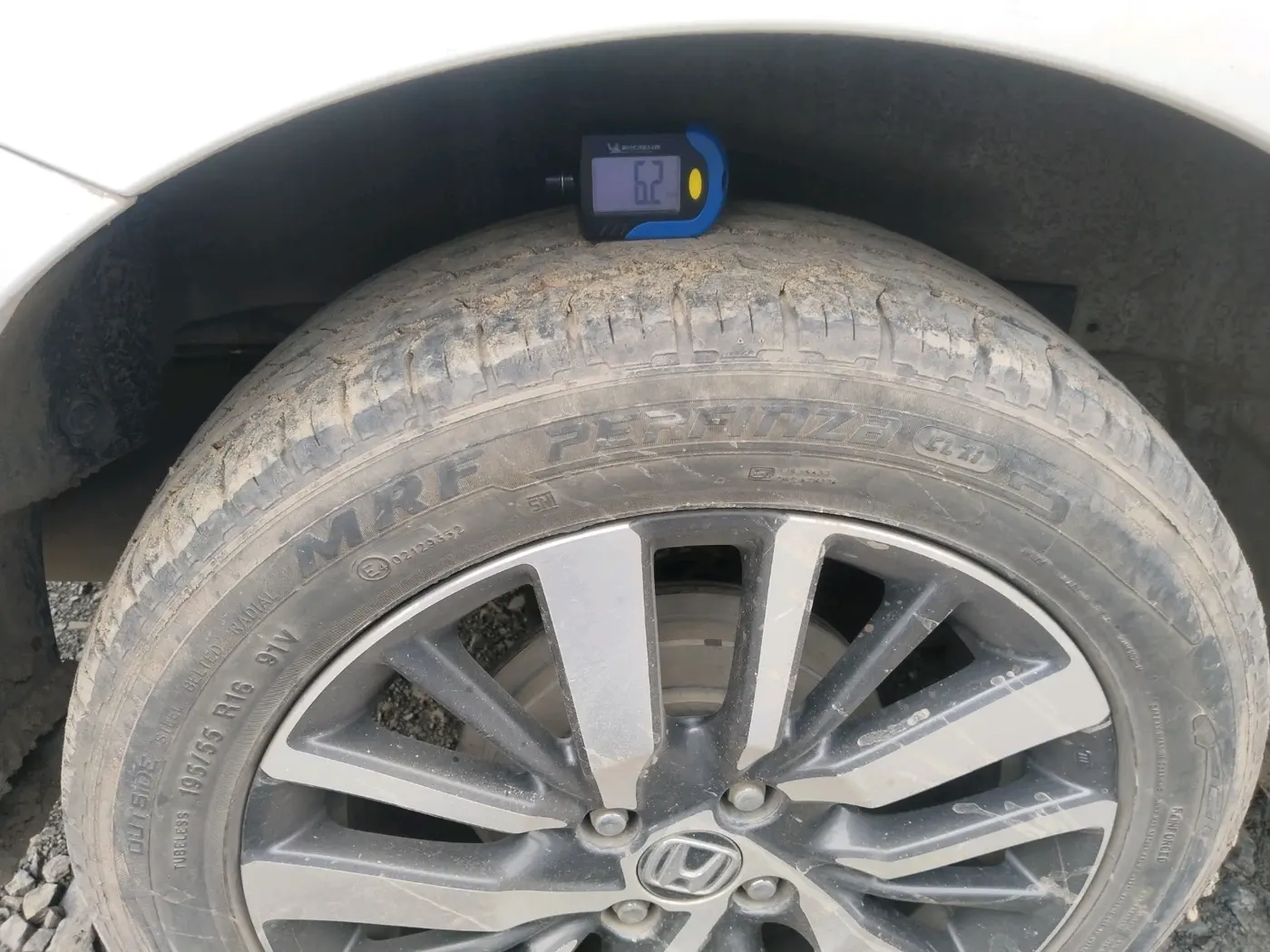2020 Honda City 1.5L I-VTEC ZX CVT, CNG, Automatic, 92,743 km, tyre