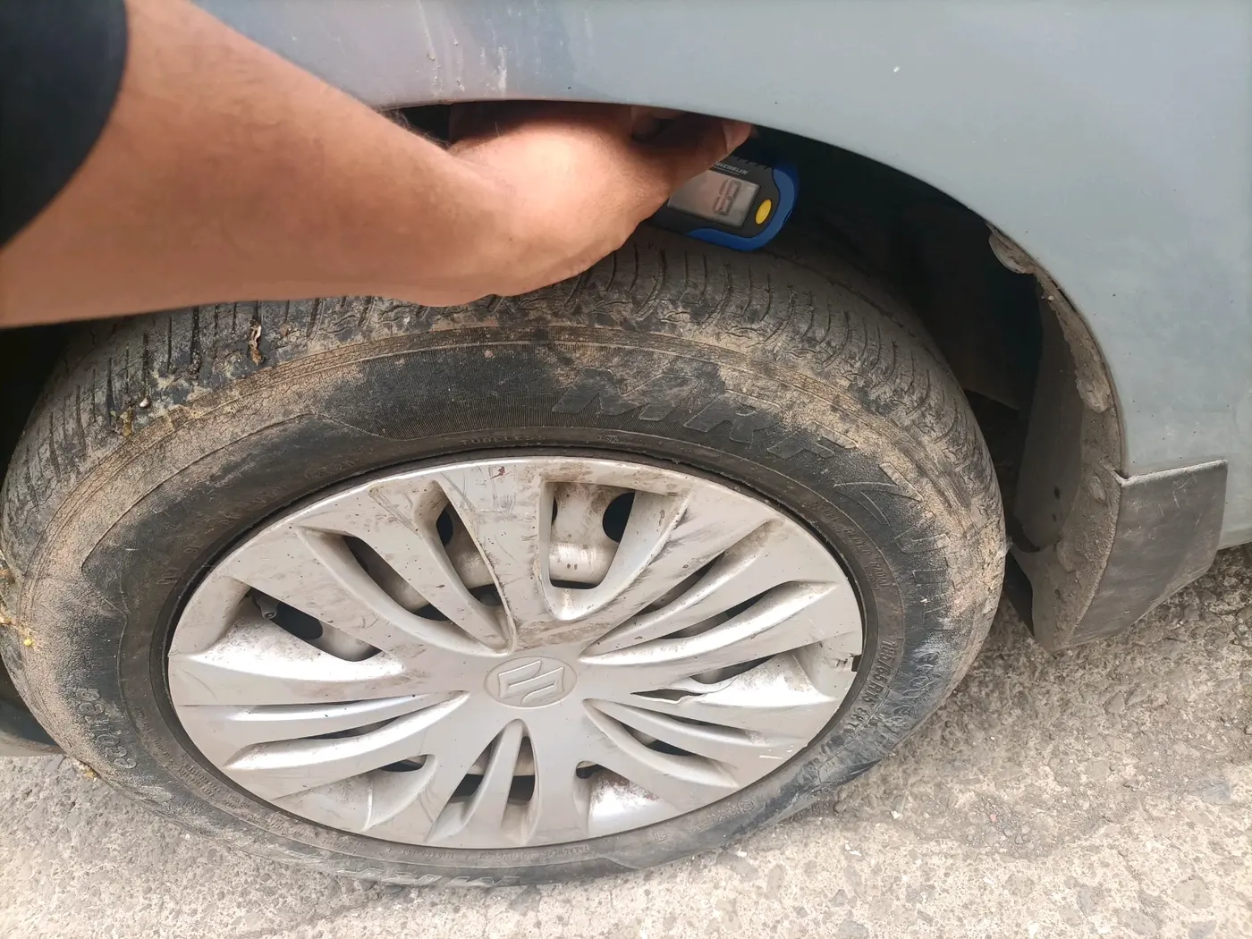 2012 Maruti Ertiga LXI, CNG, Manual, 79,344 km, tyre