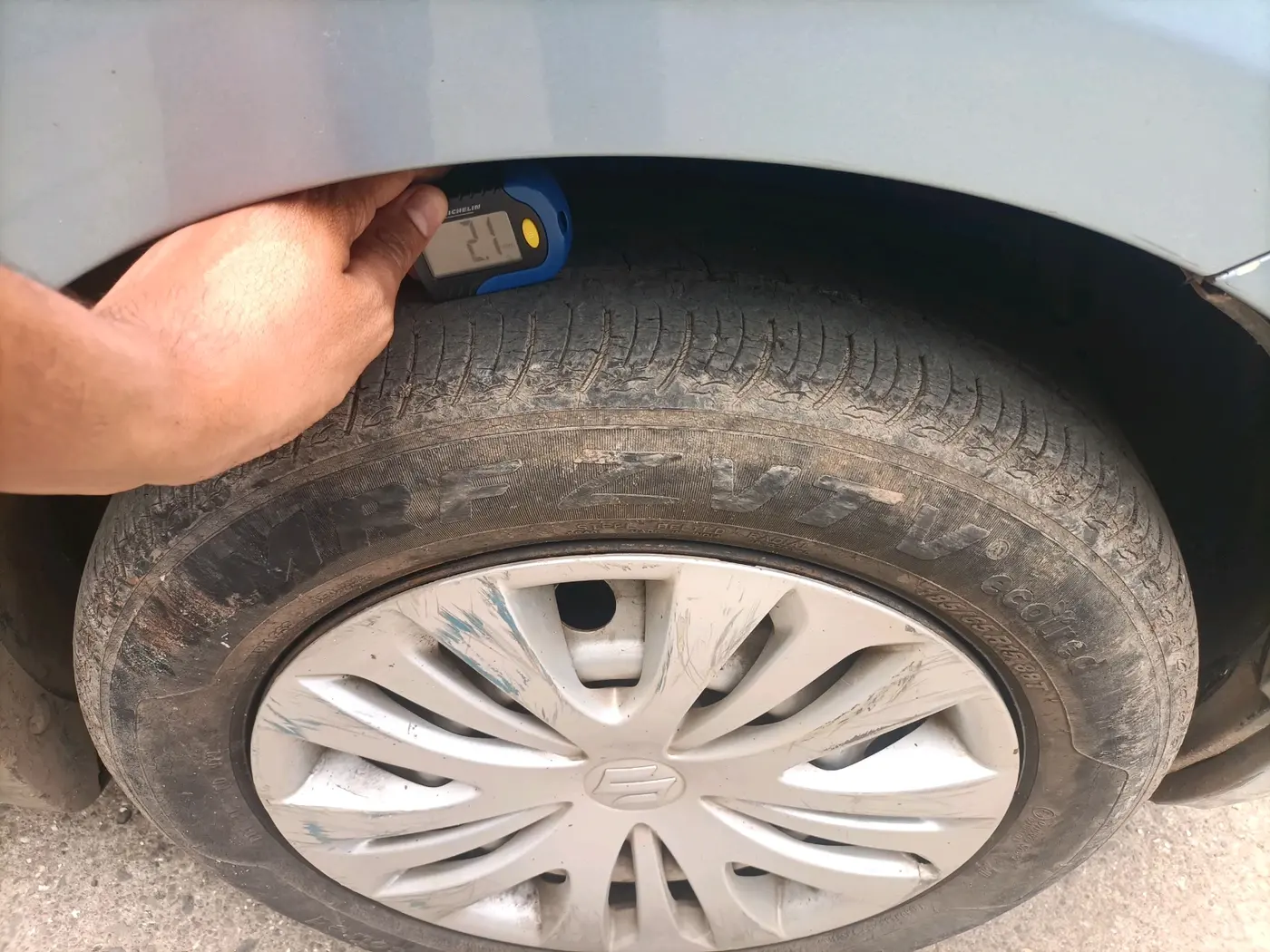 2012 Maruti Ertiga LXI, CNG, Manual, 79,344 km, tyre