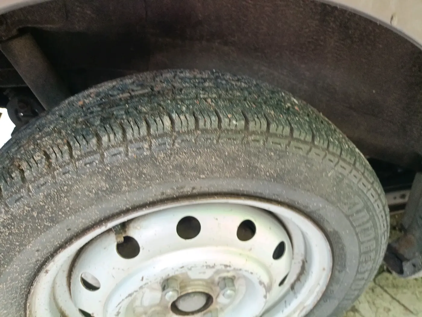 2011 Maruti Wagon R 1.0 LXI, Petrol, Manual, 1,09,022 km, tyre