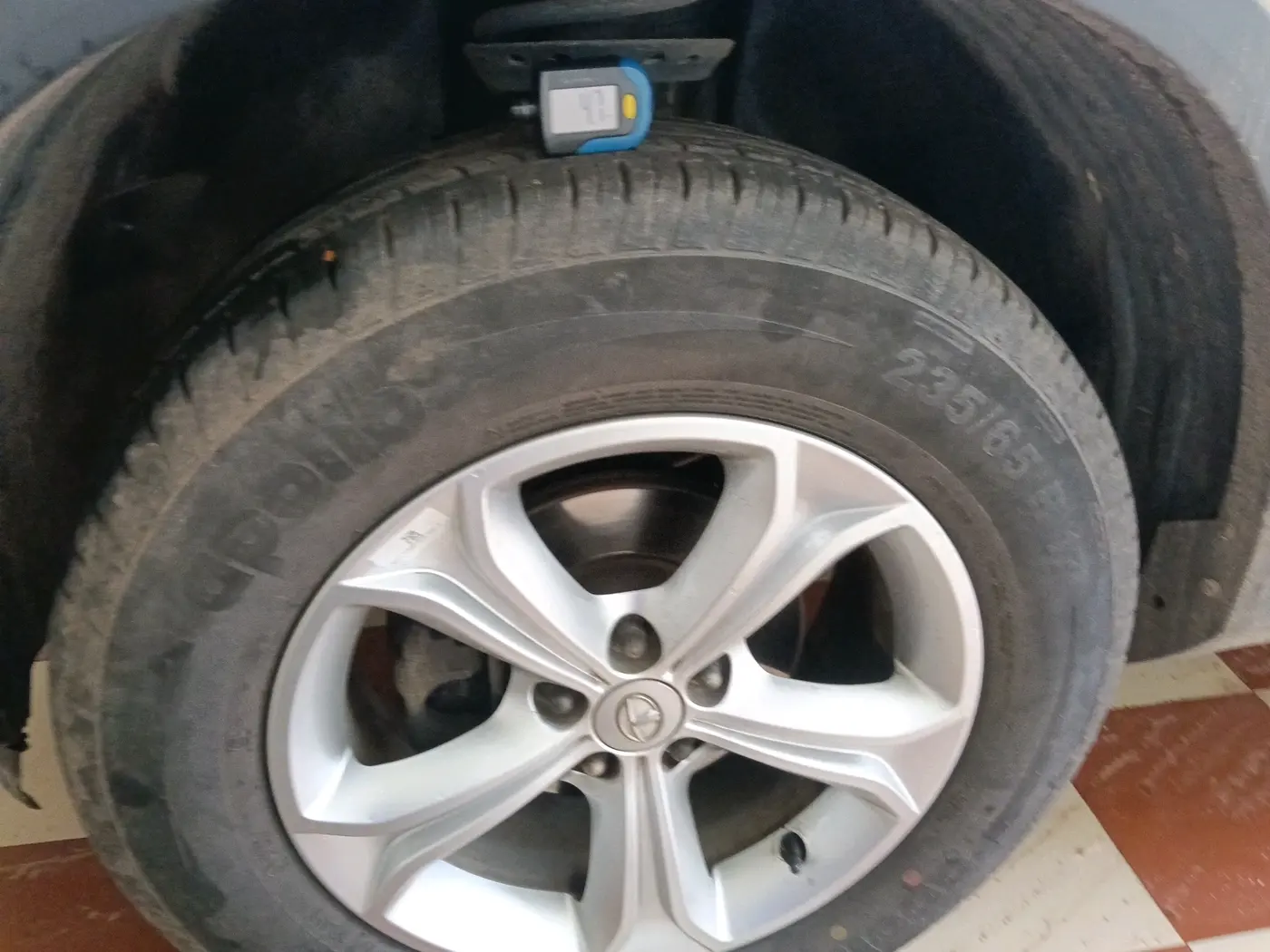 2022 Tata Harrier XT 2.0L KRYOTEC, Diesel, Manual, 27,453 km, tyre