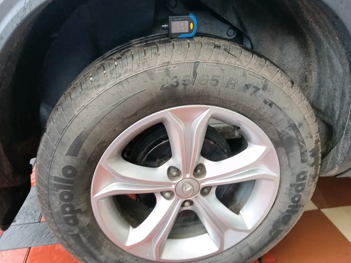 2022 Tata Harrier XT 2.0L KRYOTEC, Diesel, Manual, 27,453 km, tyre