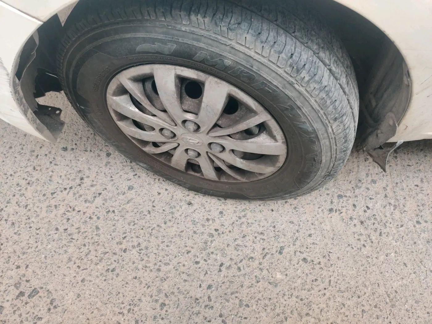 2013 Hyundai i10 SPORTZ 1.2, Petrol, Manual, 88,452 km, tyre