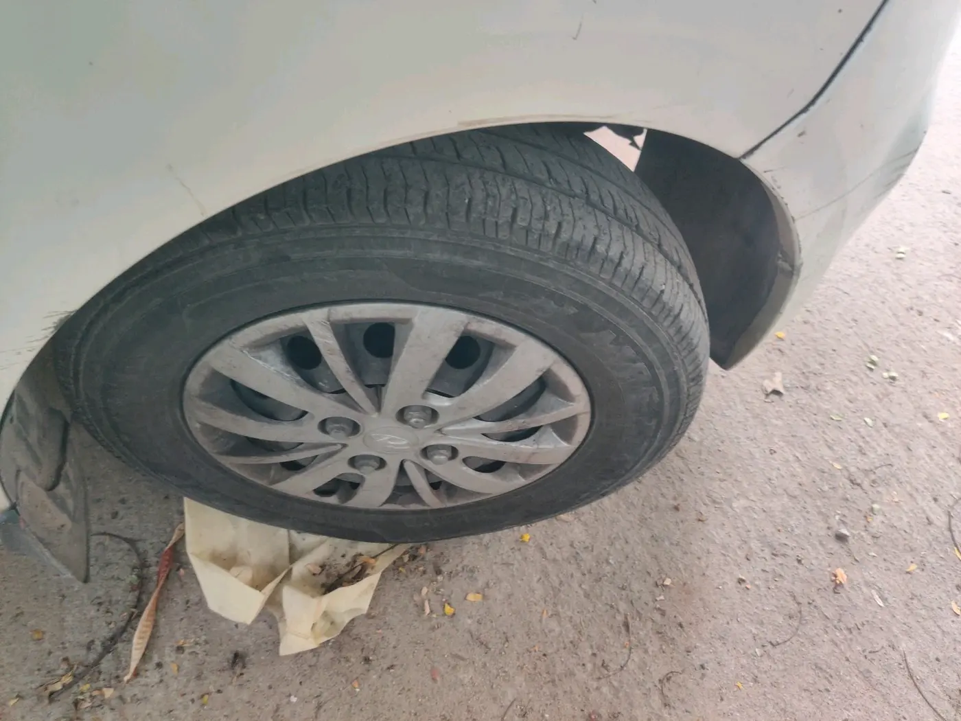 2013 Hyundai i10 SPORTZ 1.2, Petrol, Manual, 88,452 km, tyre