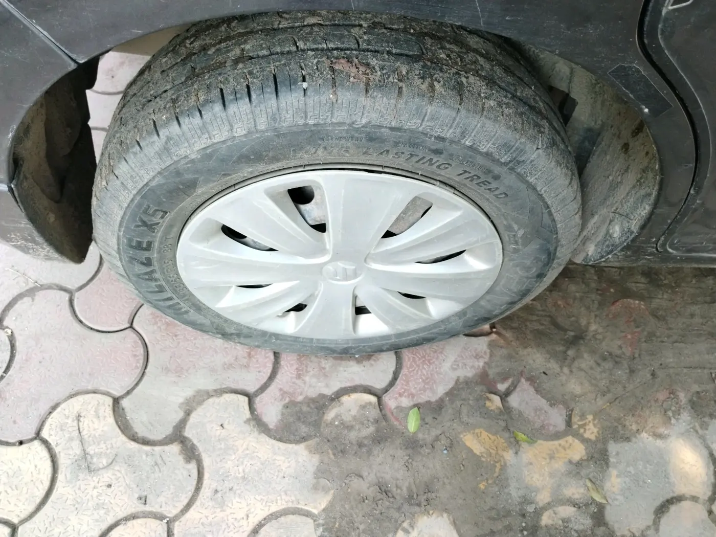 2016 Maruti Ertiga VXI CNG, CNG, Manual, 65,703 km, tyre