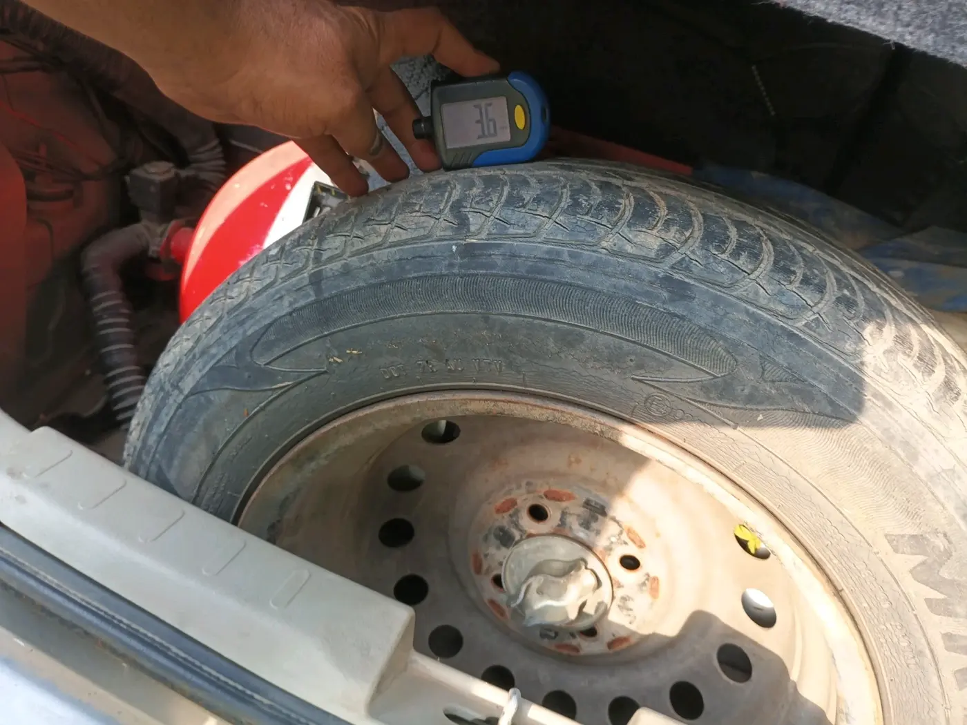 2016 Maruti Celerio VXI CNG, CNG, Manual, 97,879 km, tyre
