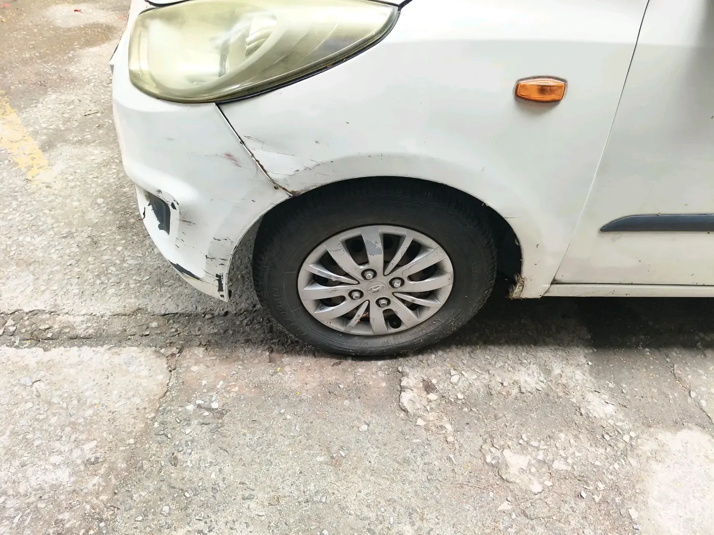 2015 Hyundai i10 SPORTZ 1.1, Petrol, Manual, 53,952 km, tyre