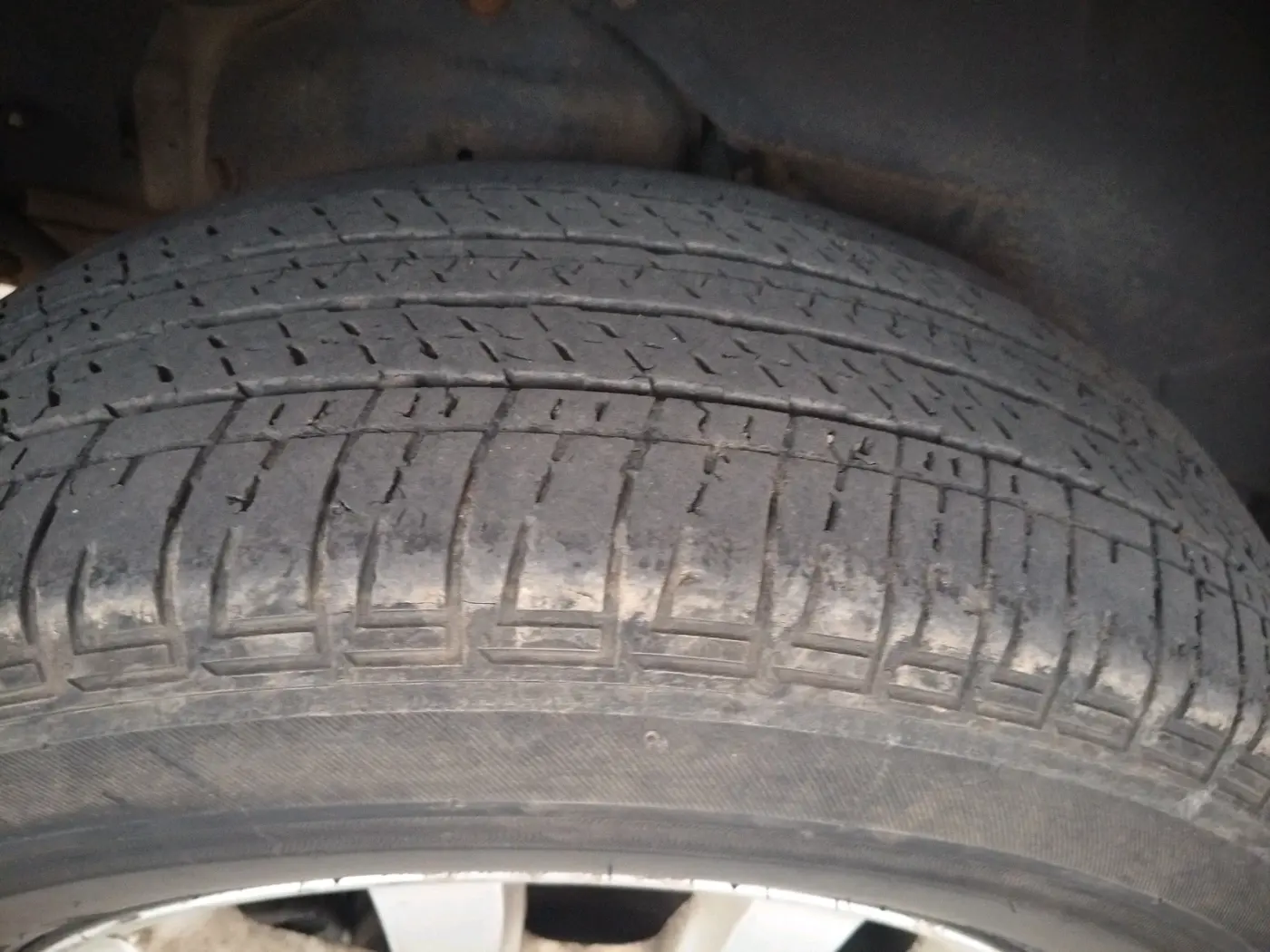 2015 Mahindra XUV500 W8, Diesel, Manual, 98,097 km, tyre