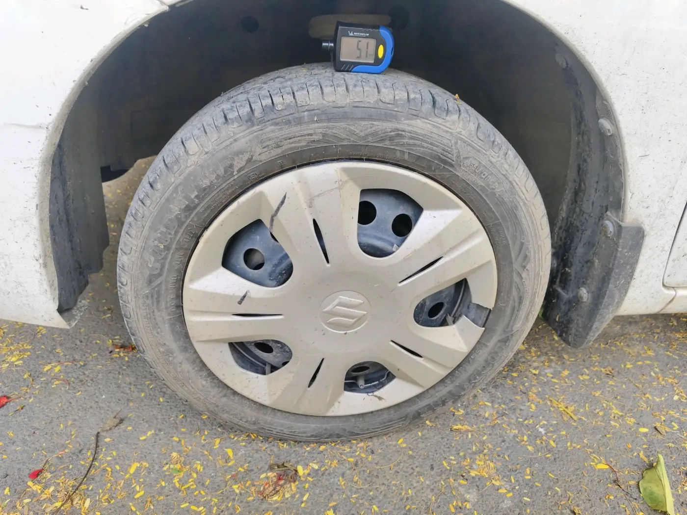 2016 Maruti Wagon R 1.0 VXI AMT, Petrol, Automatic, 61,160 km, tyre