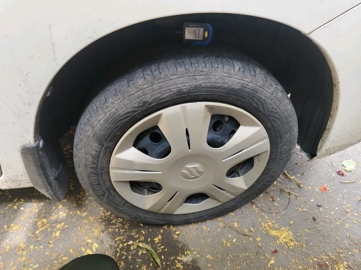 2016 Maruti Wagon R 1.0 VXI AMT, Petrol, Automatic, 61,160 km, tyre