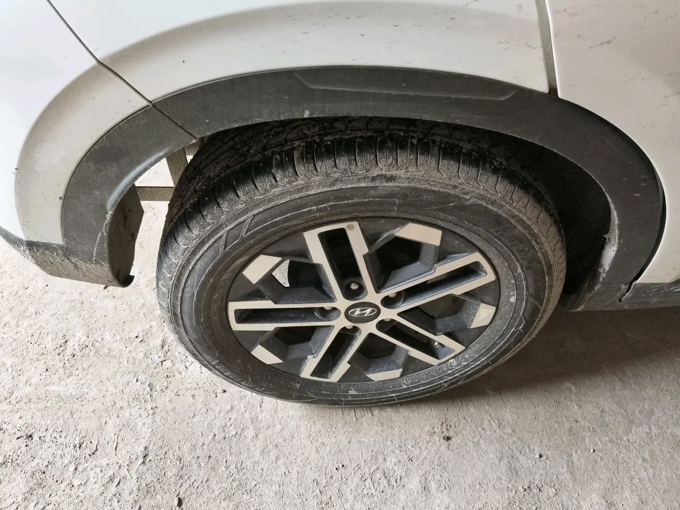 2022 Hyundai VENUE SX 1.0 (O) TURBO IMT, Petrol, Manual, 7,33,363 km, tyre