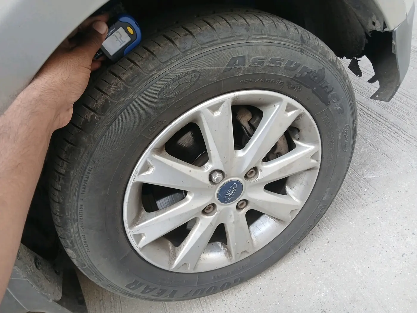 2013 Ford Ecosport TREND 1.5L DIESEL, Diesel, Manual, 1,06,678 km, tyre