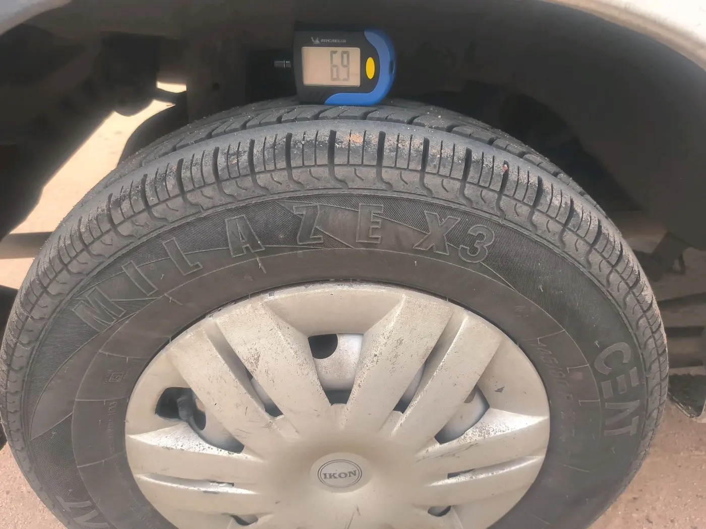 2012 Maruti Alto LXI, CNG, Manual, 1,19,938 km, tyre
