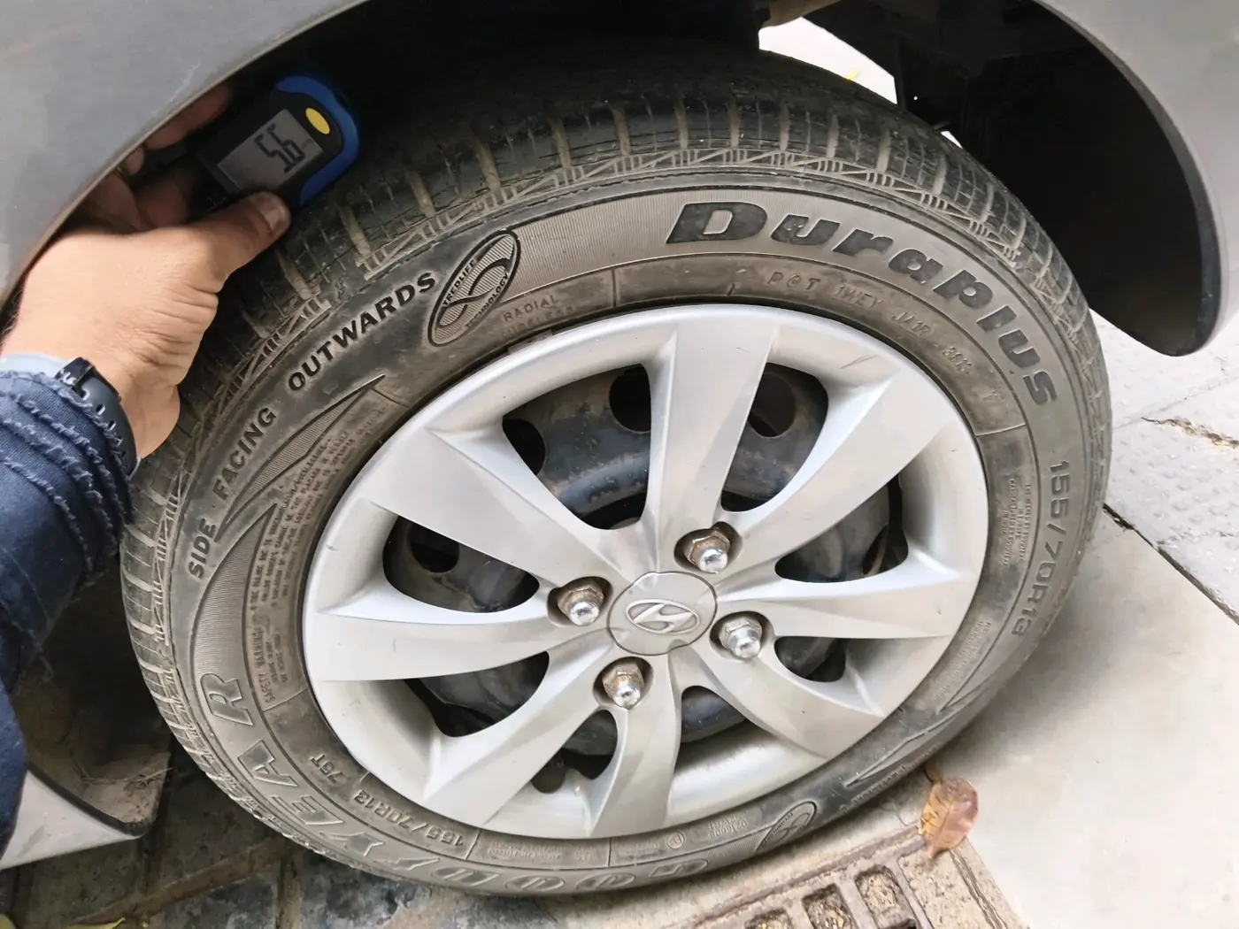 2013 Hyundai Eon MAGNA +, Petrol, Manual, 30,214 km, tyre