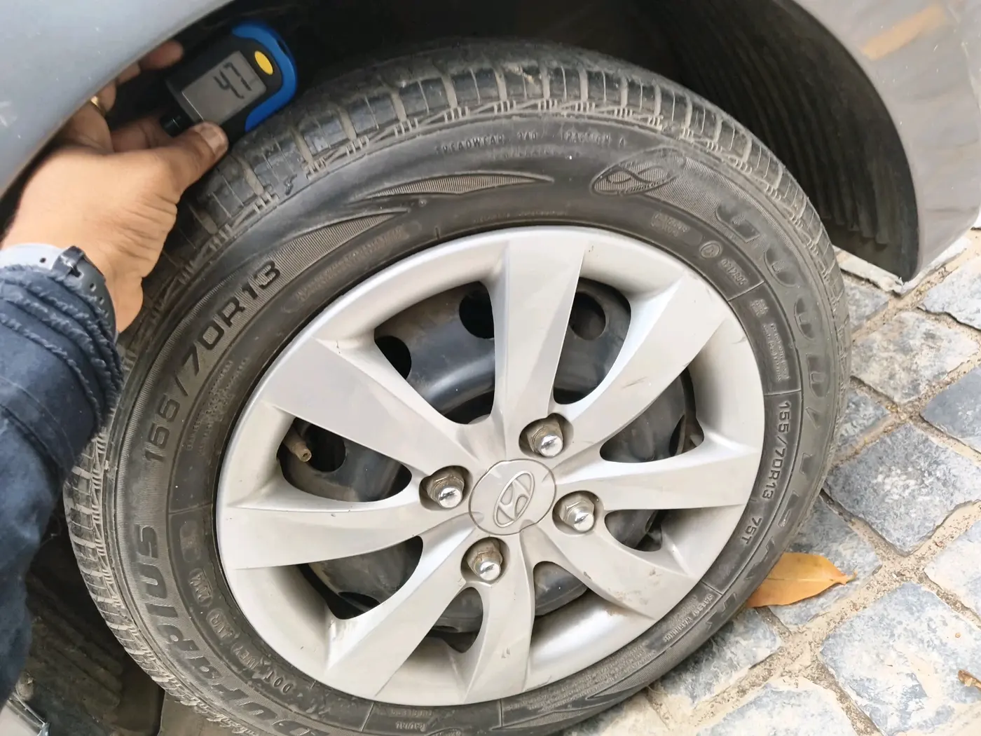 2013 Hyundai Eon MAGNA +, Petrol, Manual, 30,214 km, tyre
