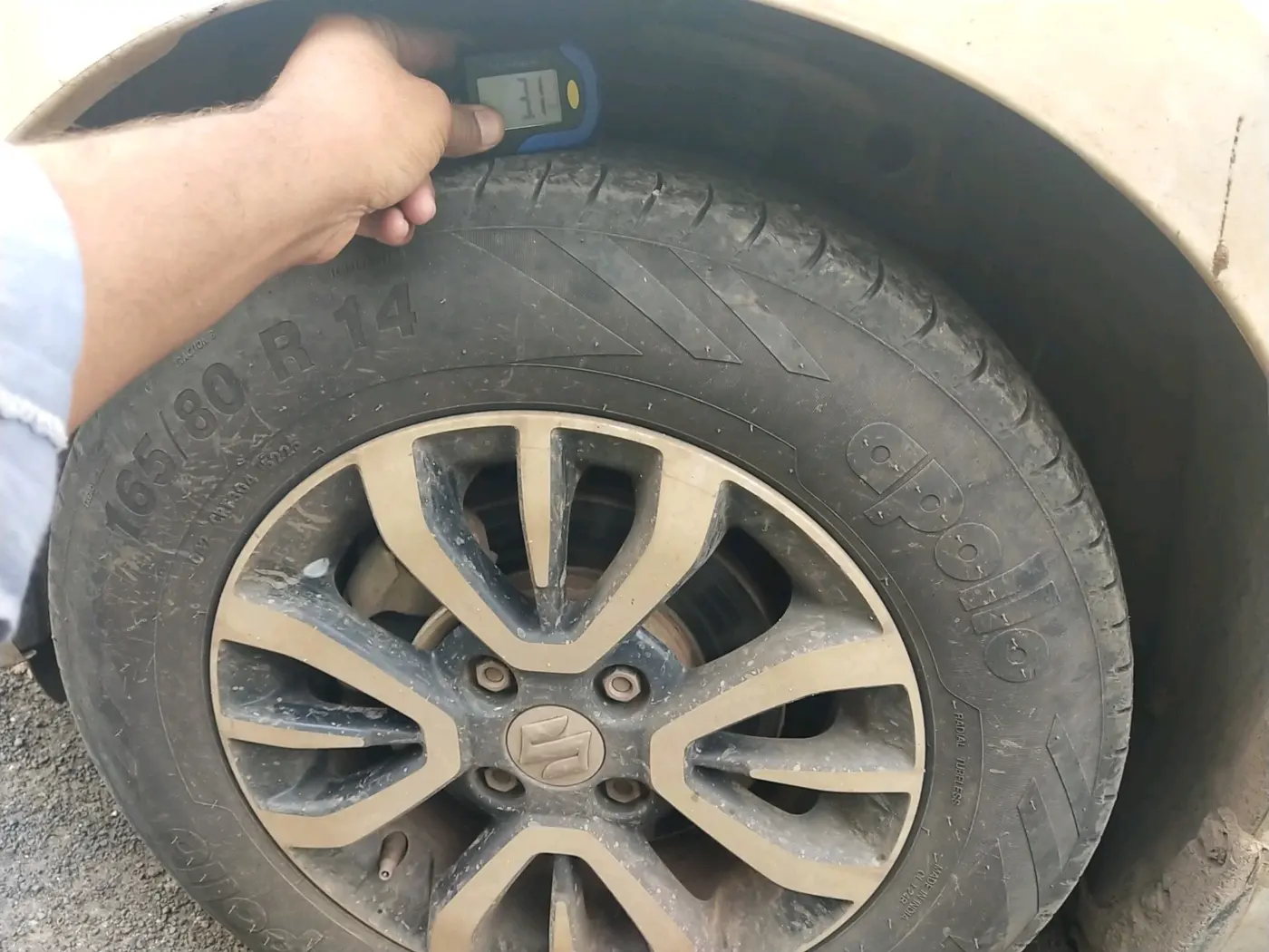 2023 Maruti Dzire VXI CNG, CNG, Manual, 1,31,844 km, tyre