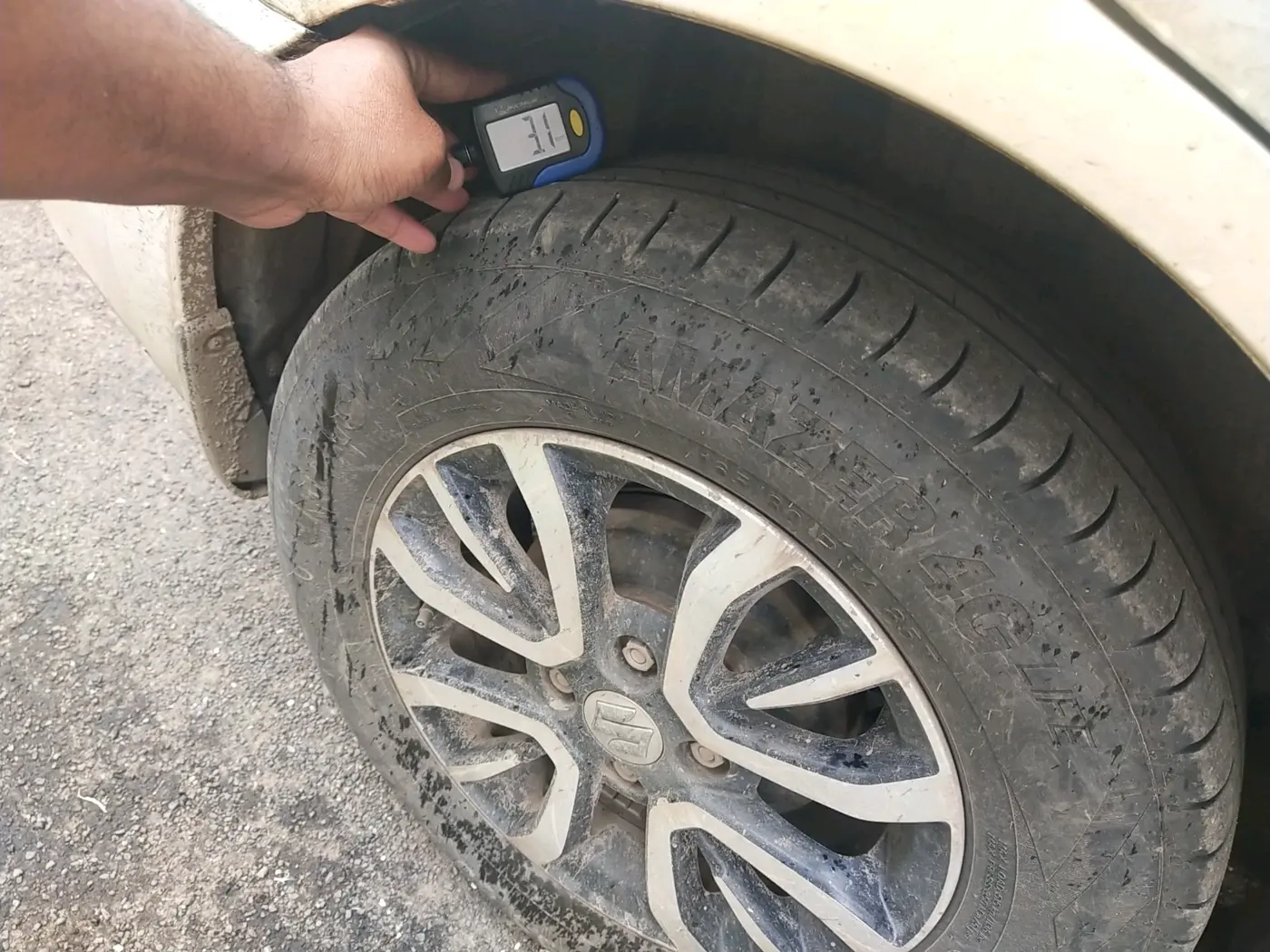 2023 Maruti Dzire VXI CNG, CNG, Manual, 1,31,844 km, tyre