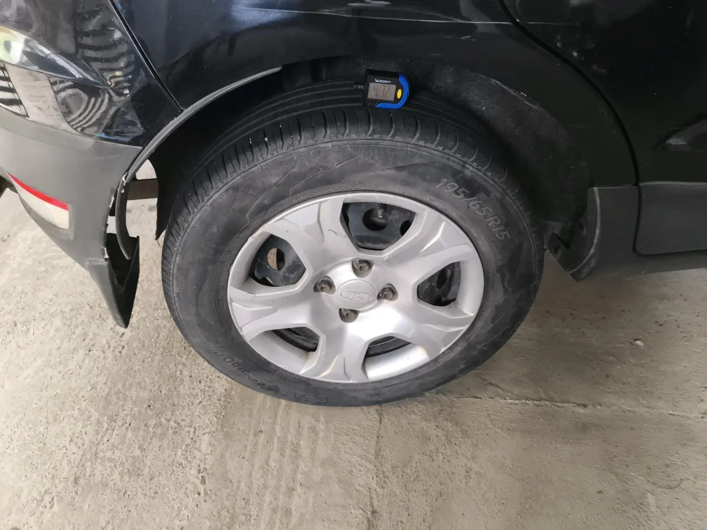 2015 Ford Ecosport TREND 1.5L DIESEL, Diesel, Manual, 1,46,885 km, tyre