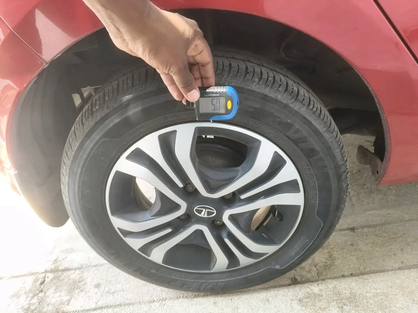 2019 Tata Tiago XZ PETROL, Petrol, Manual, 17,102 km, tyre