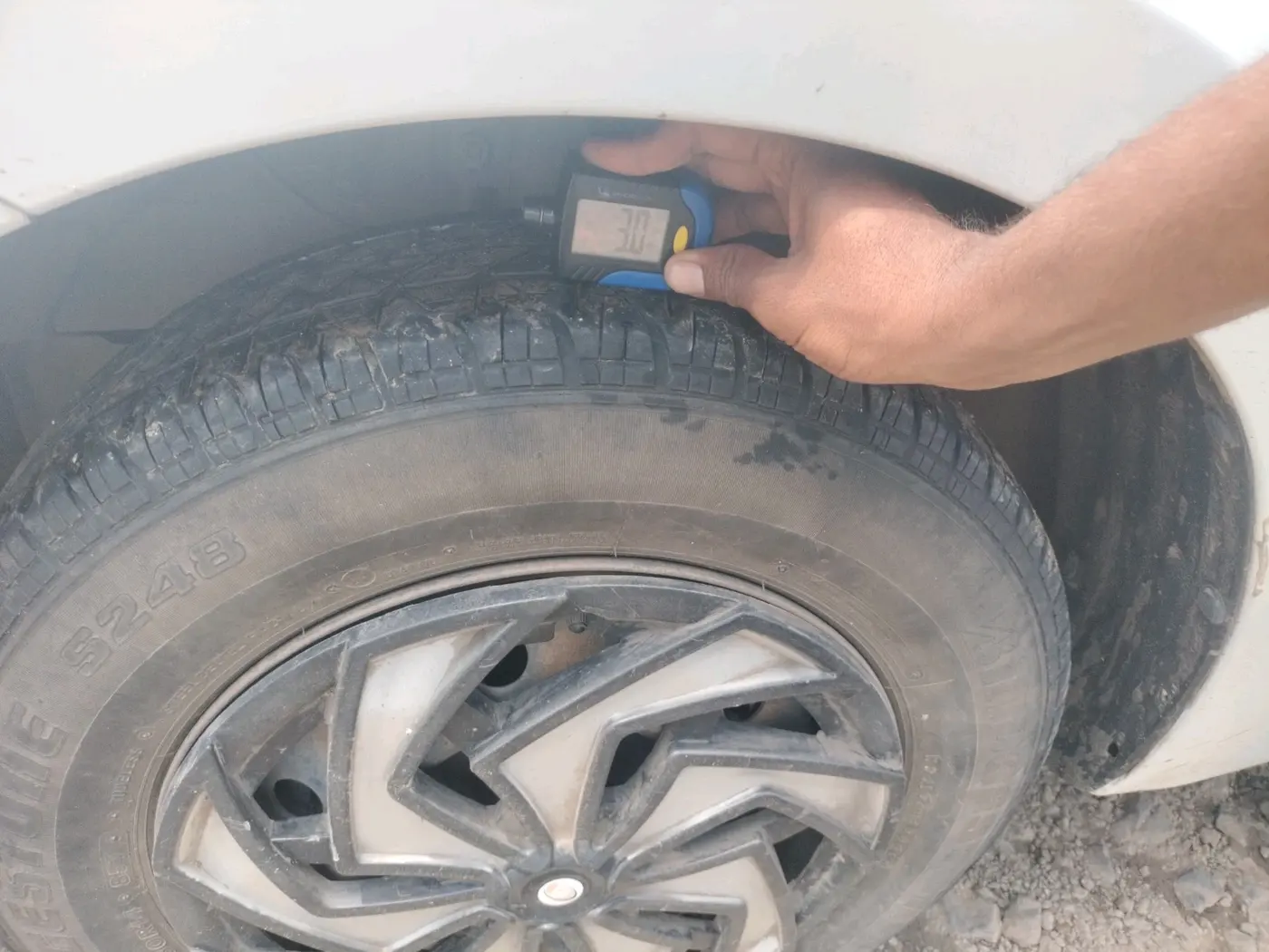 2020 Maruti Dzire VXI, Petrol, Manual, 1,51,814 km, tyre