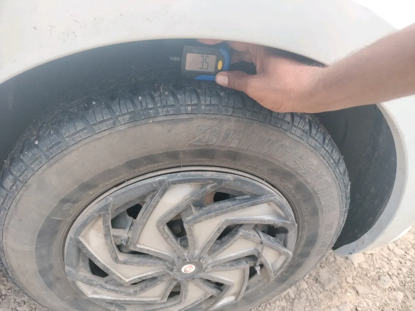 2020 Maruti Dzire VXI, Petrol, Manual, 1,51,814 km, tyre