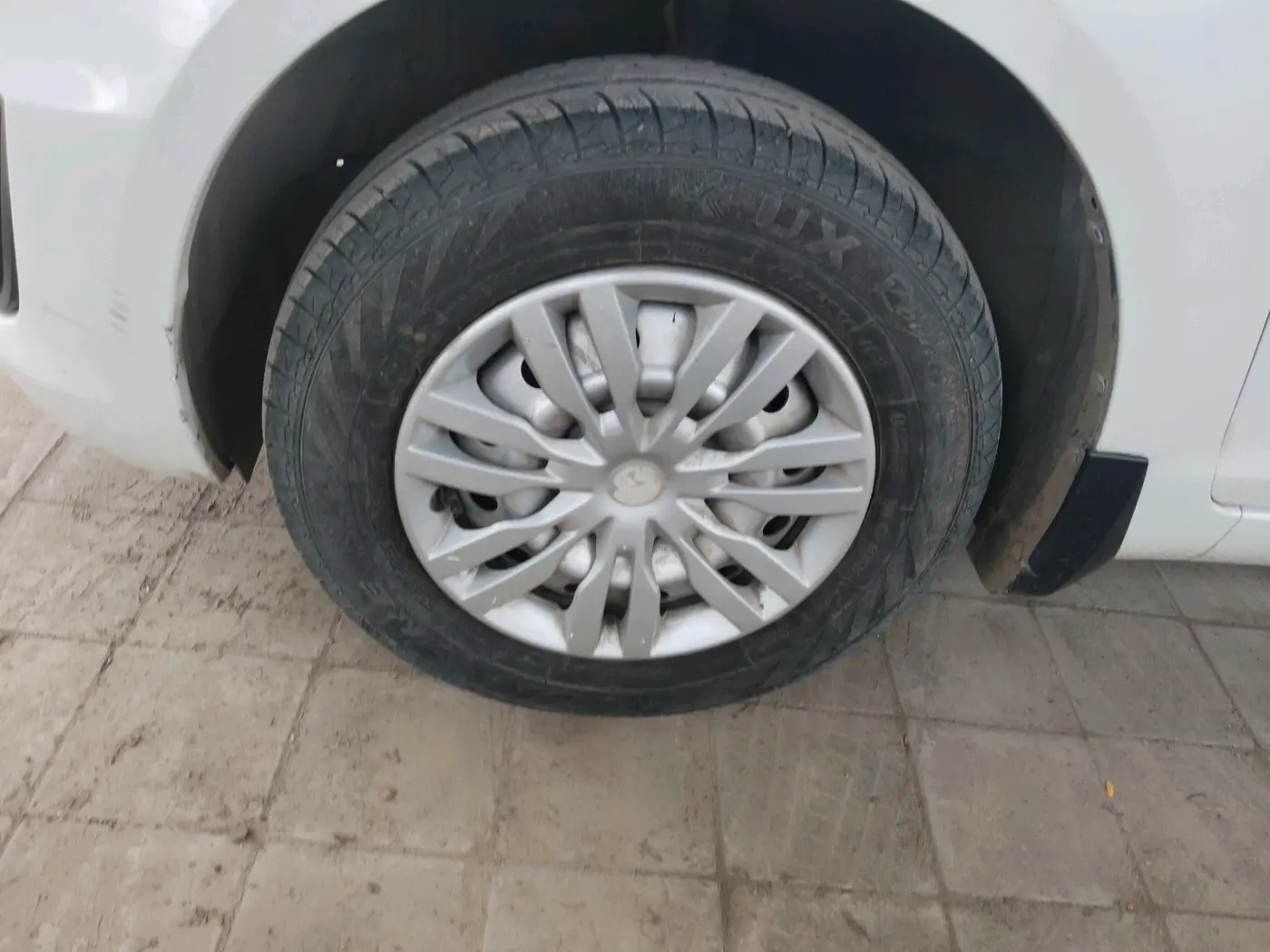 2016 Maruti Swift LXI, Petrol, Manual, 58,872 km, tyre
